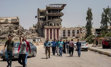 بالصور ... الحركة التعليمية تعود لجامعة الموصل المنكوبة !